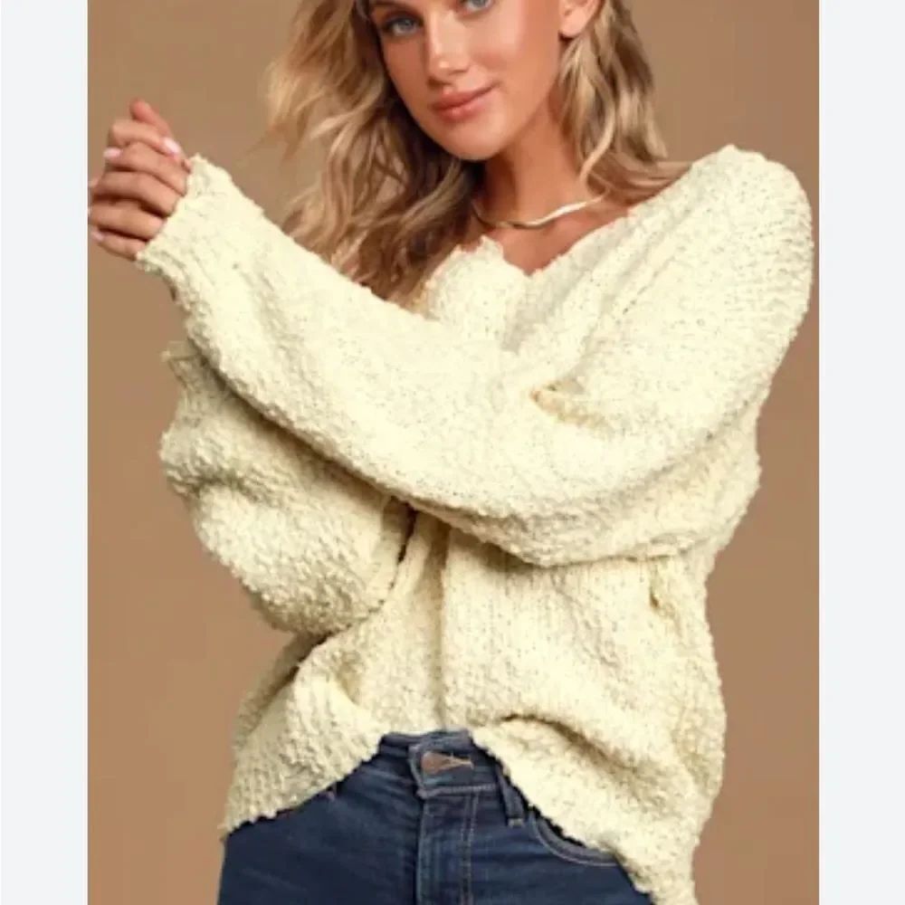 Lulu's Cream V-Neck Sweater Plush Oversized Fit Distressed Size XS
